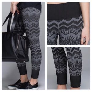 LULULEMON | Ebb to Street ribbed crop legging in heather chevron stripes size 8